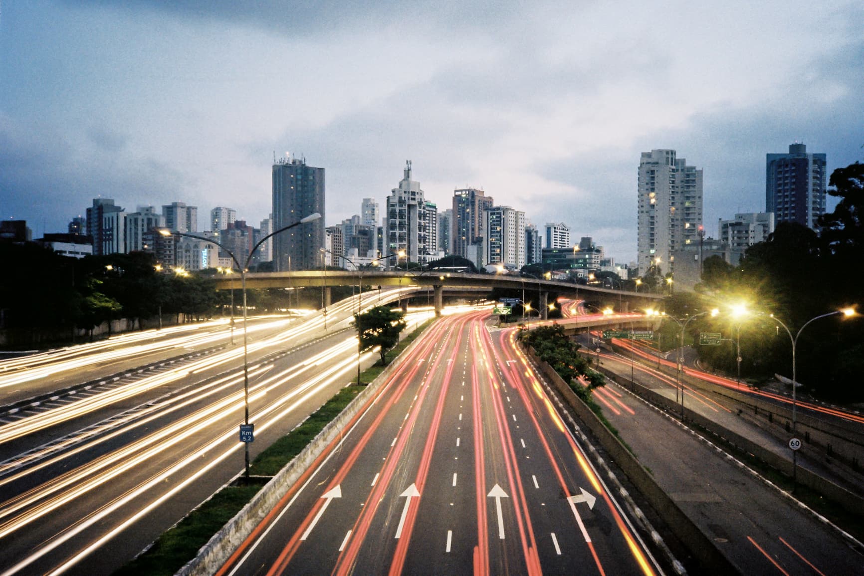 Raise Capital Abroad: How a US Account Gives LATAM Startups a Competitive Edge